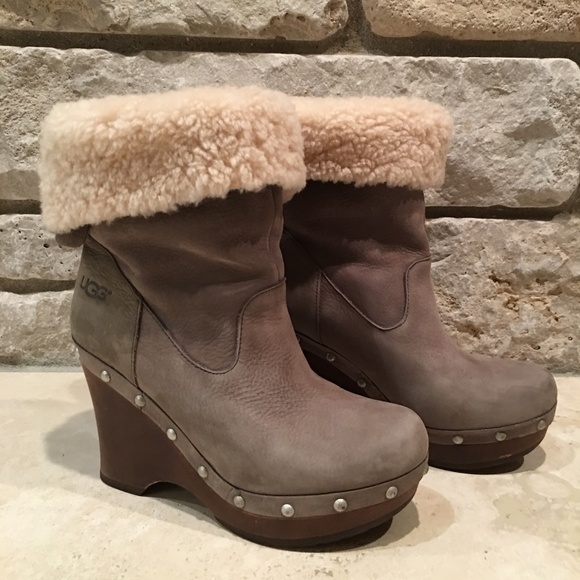 UGG CARNAGIE STYLE 1001317W/CHRC - Picture 1 of 3